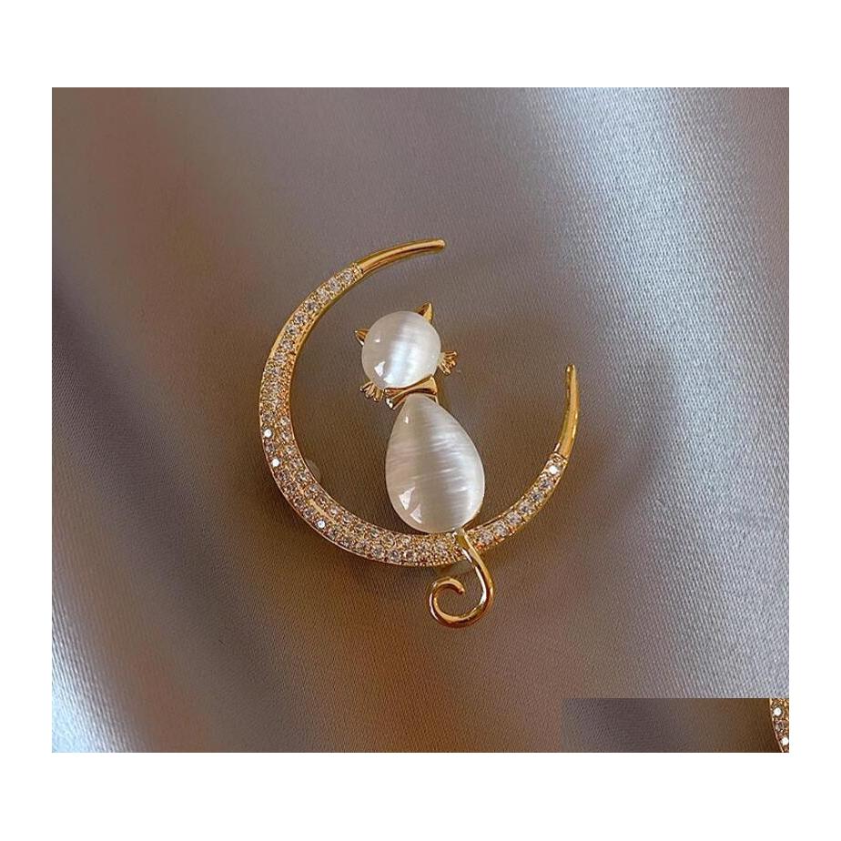 Pins Brooches Fashion Jewelry Cartoon Cat Brooch Rhinestone Moon Cateye Buckle Suit Breastpin Lady Accessories Drop Delivery Dh6F2
Pins Brooches Fashion Jewelry Cartoon Cat Brooch Rhinestone Moon Cateye Buckle Suit Breastpin Lady Accessories Drop Delivery Dh6F2