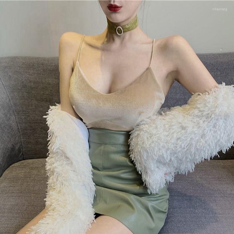 Women's Tanks Winter Thermal Underwear Velvet Crop Top Women Clothing Spaghetti Strap V Neck Warm Vest Chest Padded Female Bra Y2k Femme, Beige
Women's Tanks Winter Thermal Underwear Velvet Crop Top Women Clothing Spaghetti Strap V Neck Warm Vest Chest Padded Female Bra Y2k Femme, Beige