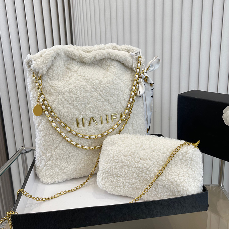 Coin White Lamb Cashmere 22 Shopping Bags With Mini Wallet Pouch Gold Metal Hardware matelasse Chain Crossbody Shoulder Luxury Designer Handbags 32X29CM For Womens, Box
Coin White Lamb Cashmere 22 Shopping Bags With Mini Wallet Pouch Gold Metal Hardware matelasse Chain Crossbody Shoulder Luxury Designer Handbags 32X29CM For Womens, Box