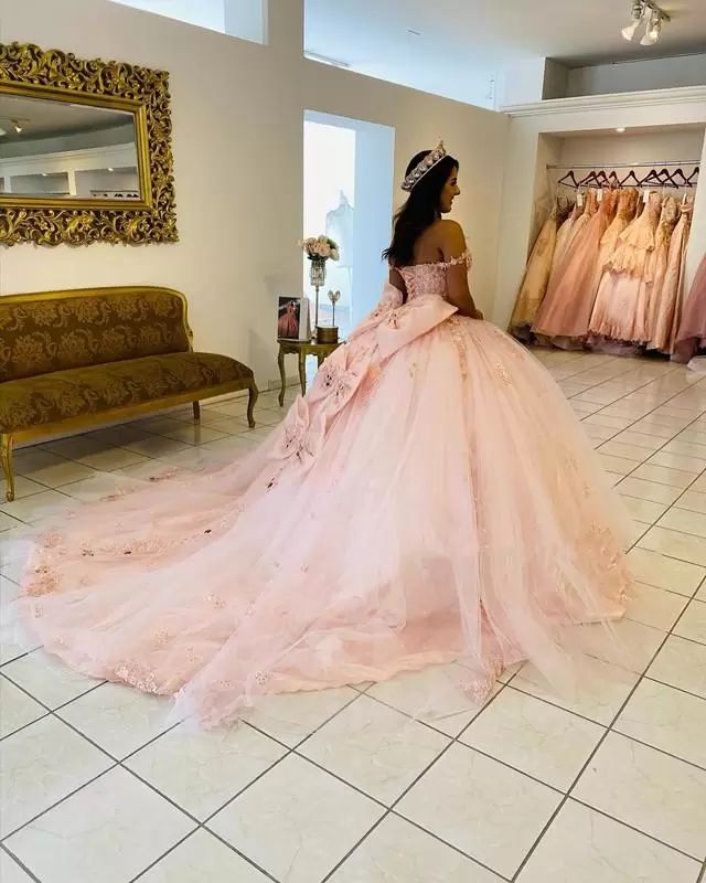 Pink Light Quinceanera Dresses Lace Applique Beaded Ruffles Spaghetti Straps Bow Corset Back Custom Made Tulle Sweet Princess Pageant Ball Gown