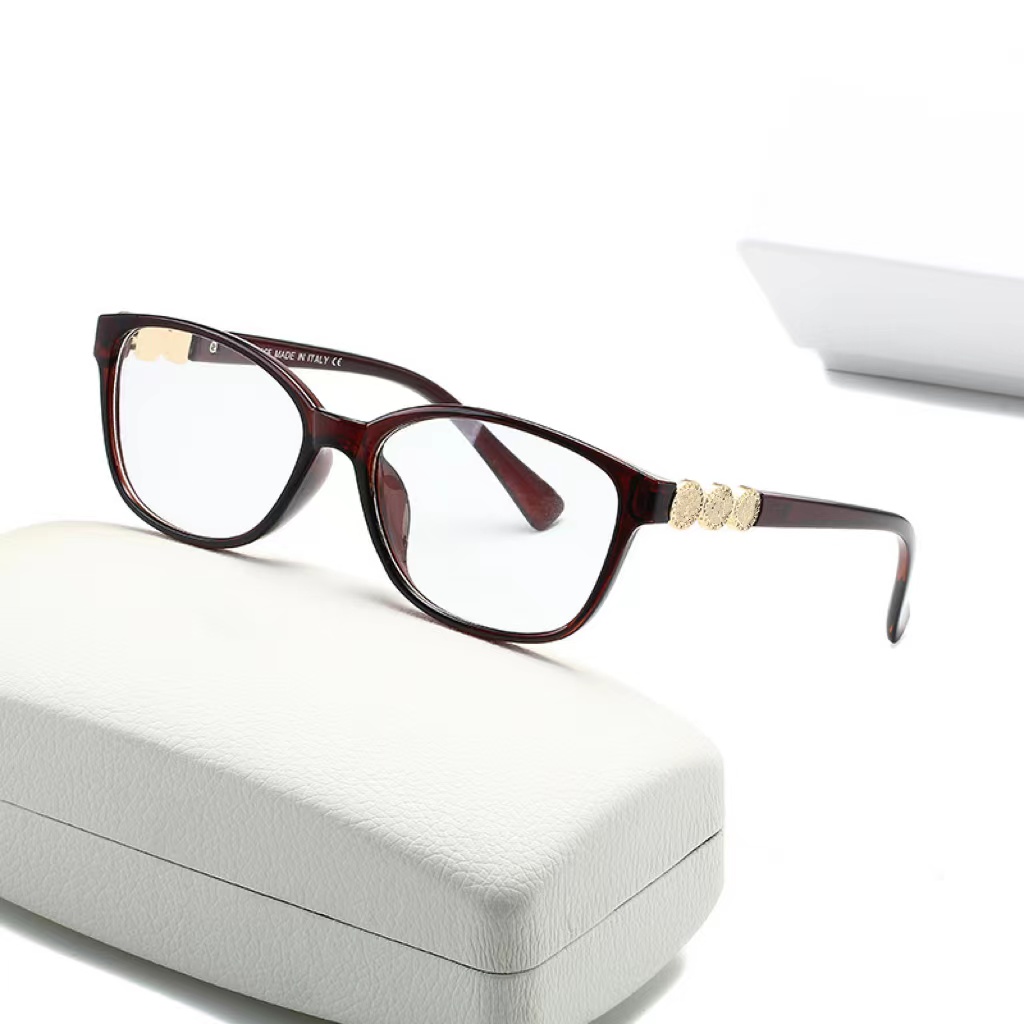 Clear designer sunglasses men Versage Sunglass womans sunglasses Brown Clear lenses Classes head Decorate glasses for fashion shoot lunette designer sunglasses
Clear designer sunglasses men Versage Sunglass womans sunglasses Brown Clear lenses Classes head Decorate glasses for fashion shoot lunette designer sunglasses