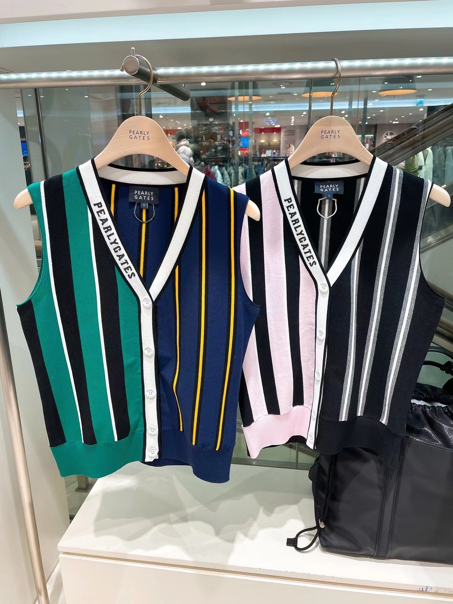 Outdoor TShirts Womens Knitted Vest Sleeveless V Neck Sweater Cardigan 230203, Green
Outdoor TShirts Womens Knitted Vest Sleeveless V Neck Sweater Cardigan 230203, Green