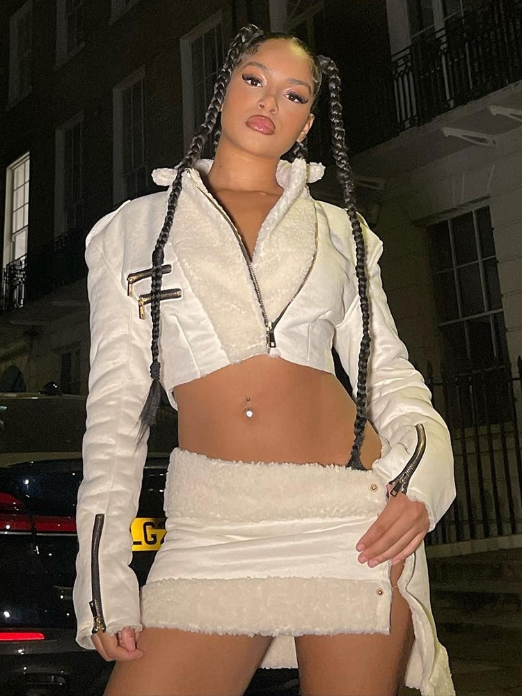 Two Piece Dress Taruxy Autumn Skirt Sets Women White Turn-down Collar Zipper Short Top Slim Split Skirt High Street Casual Two Piece Set Outfits 230203
Two Piece Dress Taruxy Autumn Skirt Sets Women White Turn-down Collar Zipper Short Top Slim Split Skirt High Street Casual Two Piece Set Outfits 230203