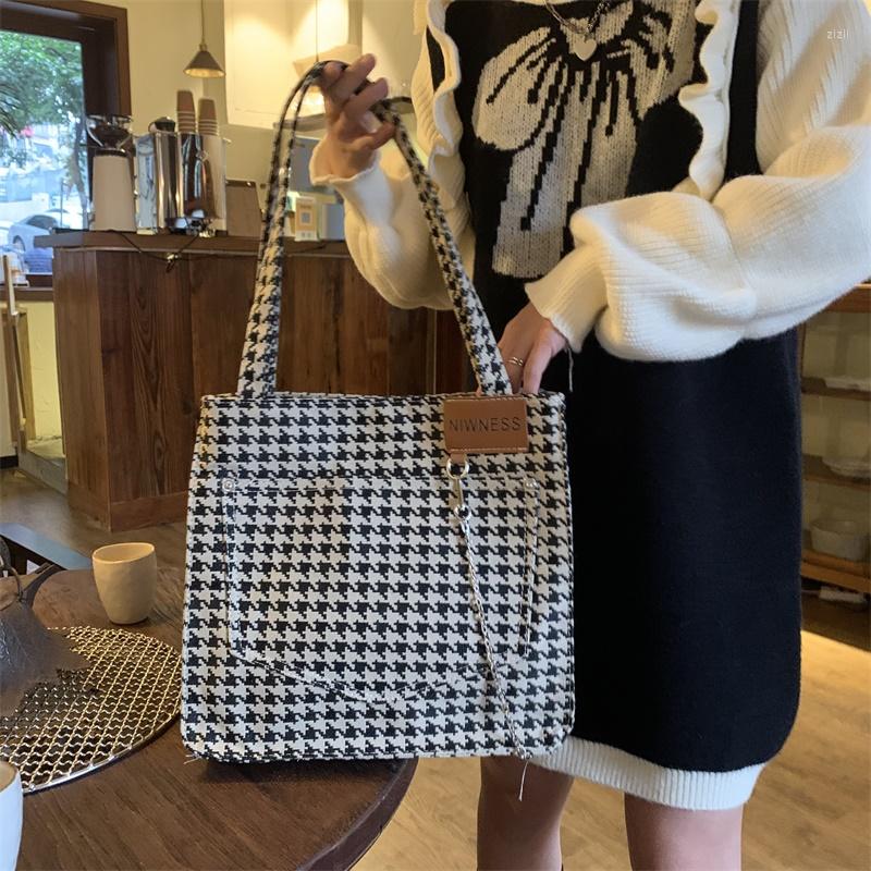 Evening Bags Large-Capacity Brand Houndstooth Canvas Versatile Foreign Style High-Quality Texture Women Shoulder Tote Underarm Handbag, Black
Evening Bags Large-Capacity Brand Houndstooth Canvas Versatile Foreign Style High-Quality Texture Women Shoulder Tote Underarm Handbag, Black