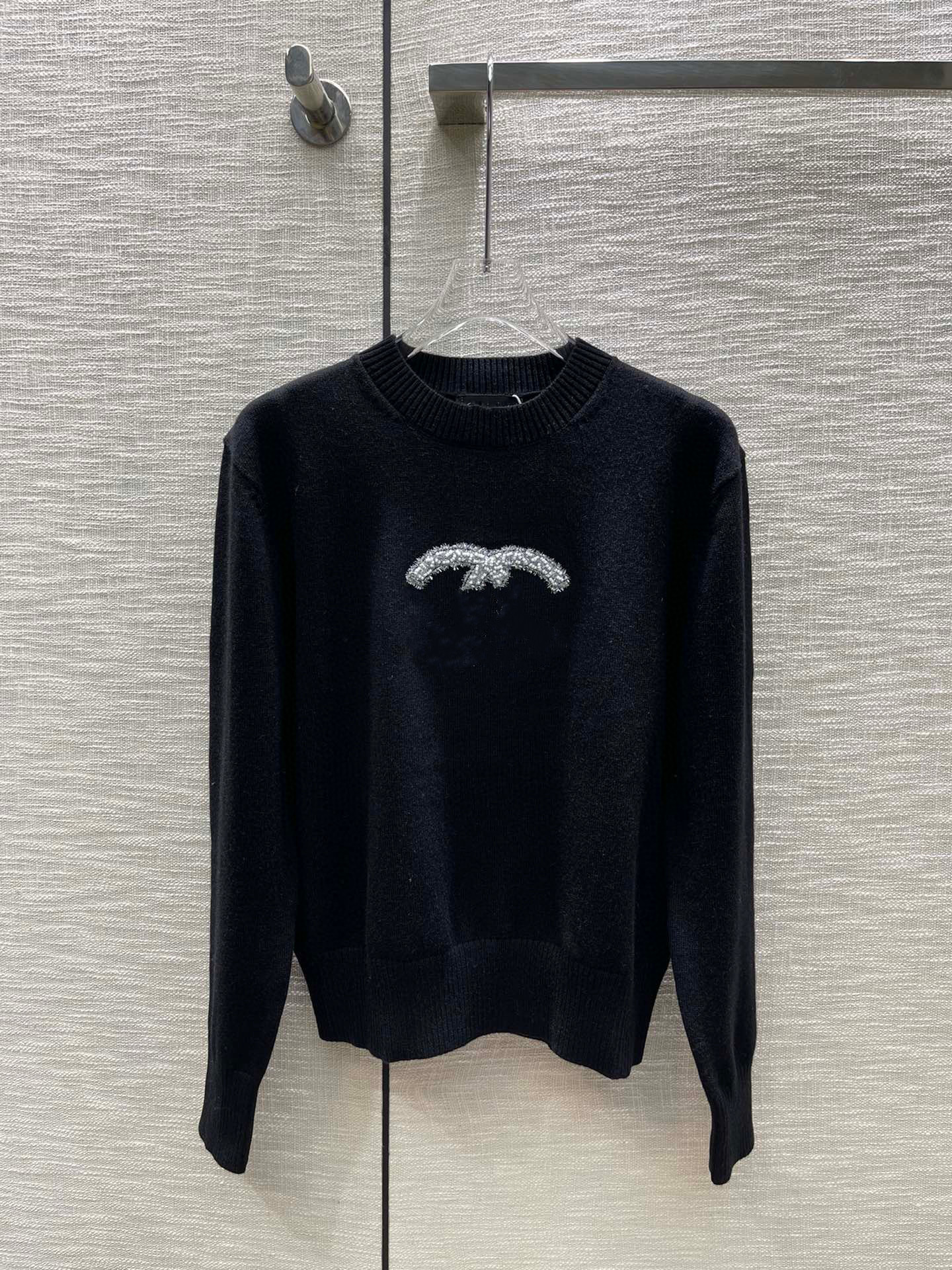 23sS top female designer sweater, high-grade sweater, the best quality ladies' coat in autumn and winter. The best quality wool cardigan sweater for women C3
23sS top female designer sweater, high-grade sweater, the best quality ladies' coat in autumn and winter. The best quality wool cardigan sweater for women C3