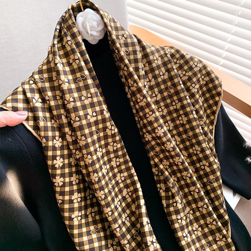 Scarves 2023 Korean Spring Summer Casual Fashion Women's Square Scarf Printing 90 90cm Silk With Hem Women
Scarves 2023 Korean Spring Summer Casual Fashion Women's Square Scarf Printing 90 90cm Silk With Hem Women
