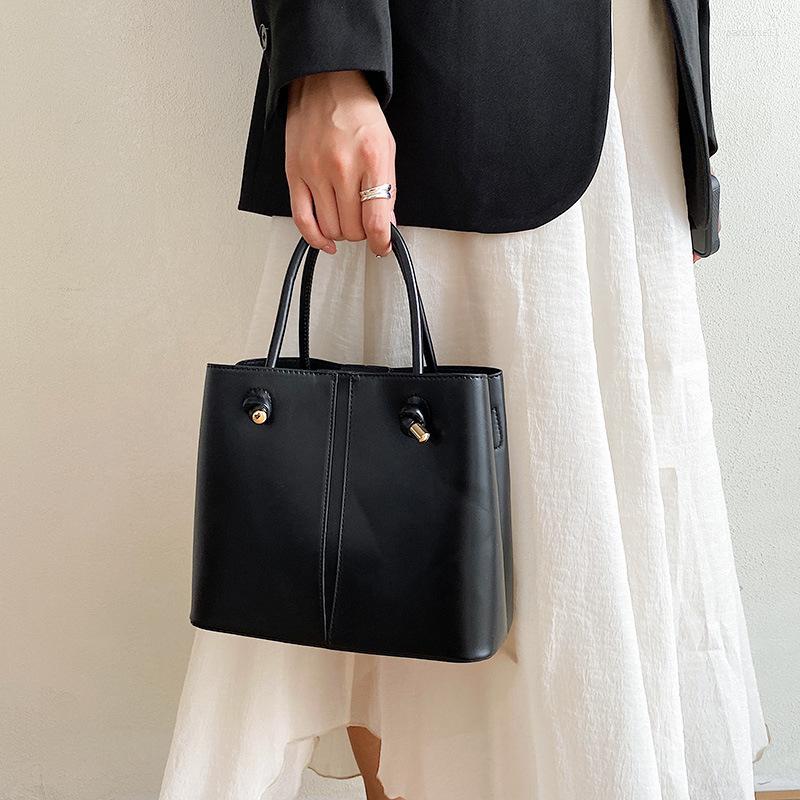 Evening Bags Large Crossbody Tote For Women 2023 High Quality Korean Brand Pu Leather Female Shoulder Fashion Designer Ladies Handbags, Orange
Evening Bags Large Crossbody Tote For Women 2023 High Quality Korean Brand Pu Leather Female Shoulder Fashion Designer Ladies Handbags, Orange