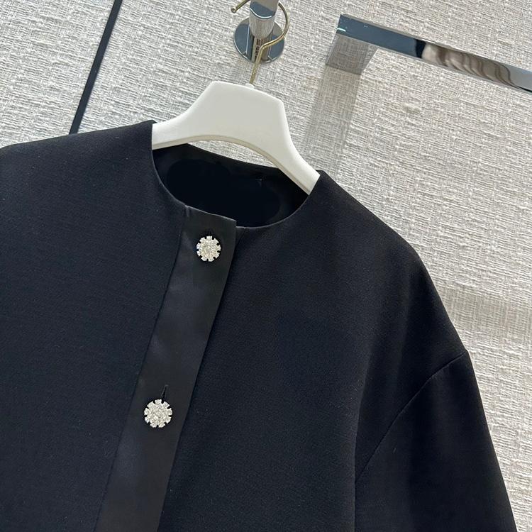 Women's Jackets High-end Black Short Coat Jacket Women's High Class Rhinestone Blocking Loose Small Casual Coats
Women's Jackets High-end Black Short Coat Jacket Women's High Class Rhinestone Blocking Loose Small Casual Coats