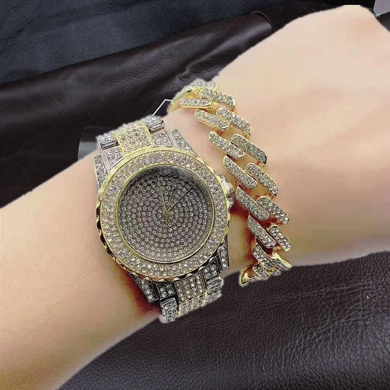 Wristwatches Womens Iced Out Watches Luxury Quartz Wrist Watch With Bracelet Micropave CZ Stainless Steel Hip Hop For Women Men Jewelry, 2pcs gold
Wristwatches Womens Iced Out Watches Luxury Quartz Wrist Watch With Bracelet Micropave CZ Stainless Steel Hip Hop For Women Men Jewelry, 2pcs gold