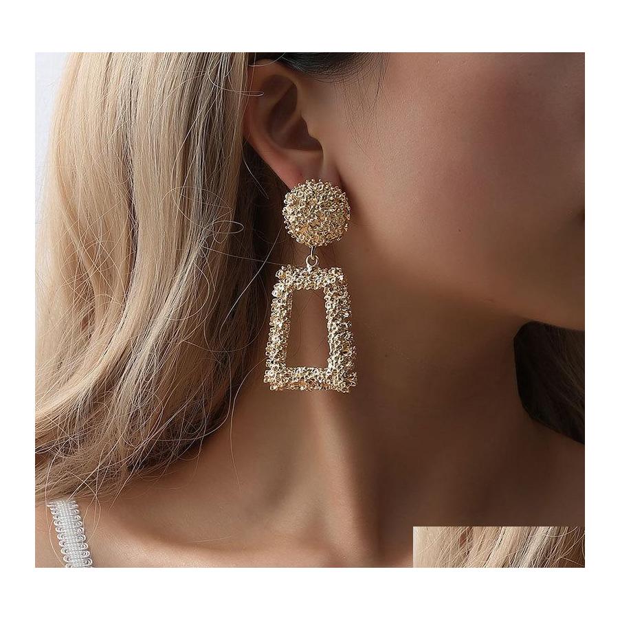 Dangle Chandelier European Design Hyperbolic Geometric Drop Earrings 6 Colors Personality Shiny Big Ear Rings For Women Ladies Fas Otvrs
Dangle Chandelier European Design Hyperbolic Geometric Drop Earrings 6 Colors Personality Shiny Big Ear Rings For Women Ladies Fas Otvrs