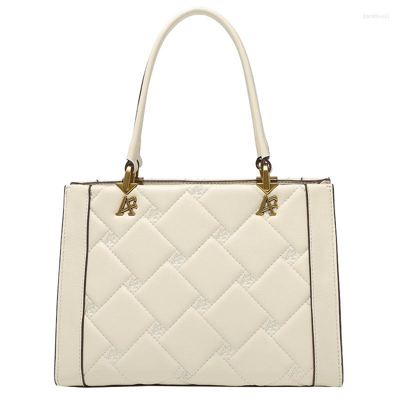 Evening Bags Diamod Lattice Shoulder Bag Women's Genuine Leather Handbag White Top Handle Tote Messenger Bosos 2023 Sac, Creamy-white
Evening Bags Diamod Lattice Shoulder Bag Women's Genuine Leather Handbag White Top Handle Tote Messenger Bosos 2023 Sac, Creamy-white