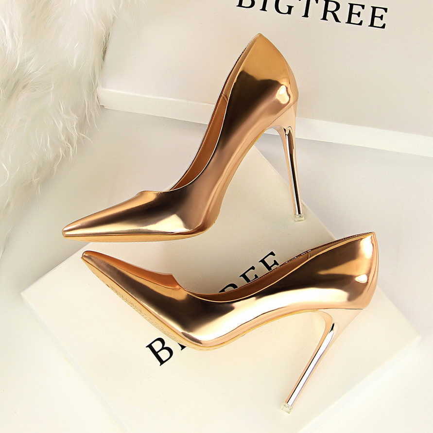 Dress Shoes 2022 Fashion Women Patent Leather High Heels Lady Pointe Toe Gold Silver Heels Pumps Female Wedding Bridal Shoes Plus Size 34-43 G230203
Dress Shoes 2022 Fashion Women Patent Leather High Heels Lady Pointe Toe Gold Silver Heels Pumps Female Wedding Bridal Shoes Plus Size 34-43 G230203