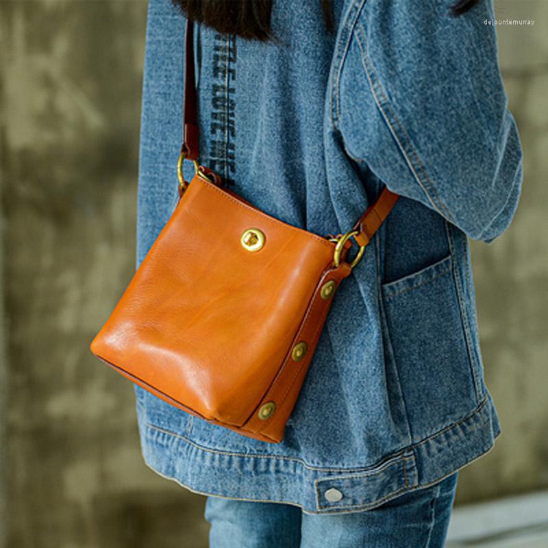 Evening Bags Handmade Leather Handbags Autumn And Winter Retro Temperament Casual Large-capacity Messenger Bag
Evening Bags Handmade Leather Handbags Autumn And Winter Retro Temperament Casual Large-capacity Messenger Bag
