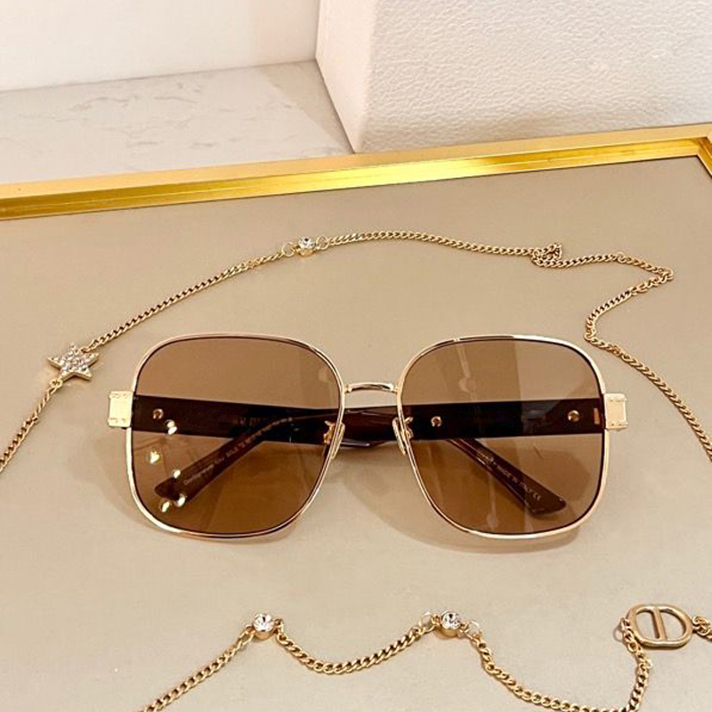 Square Fashion Sunglasses for wan/Women with Package Sun Glasses Sunglasses New NUMDO230203-1
Square Fashion Sunglasses for wan/Women with Package Sun Glasses Sunglasses New NUMDO230203-1
