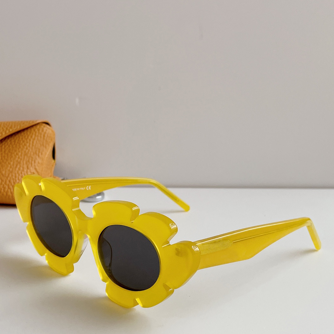 Designer Flower Sunglasses for Women Yellow Grey Lenses Sunnies Sun Glasses Sonnenbrille Shades gafas de sol UV400 Eyewear with Box
Designer Flower Sunglasses for Women Yellow Grey Lenses Sunnies Sun Glasses Sonnenbrille Shades gafas de sol UV400 Eyewear with Box