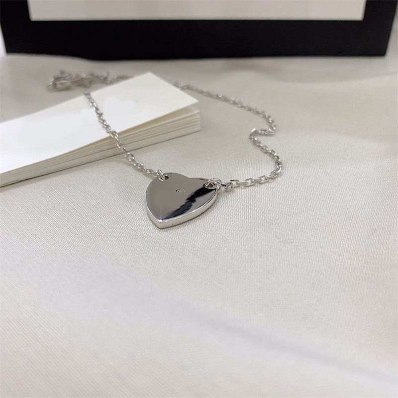 Plated silver necklace women men designer necklace luxury jewelry retro letters love pendants cjeweler classic creative ornament heart mens chain necklaces
Plated silver necklace women men designer necklace luxury jewelry retro letters love pendants cjeweler classic creative ornament heart mens chain necklaces