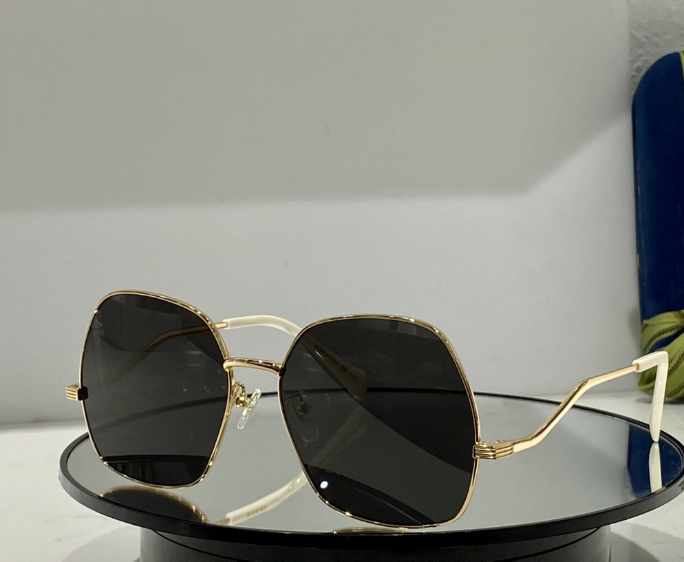 0972 Geometric Sunglasses for Women Gold Metal Grey Large Glasses Designer Sun Shades outdoor UV400 Protection Eyewear with Box
0972 Geometric Sunglasses for Women Gold Metal Grey Large Glasses Designer Sun Shades outdoor UV400 Protection Eyewear with Box