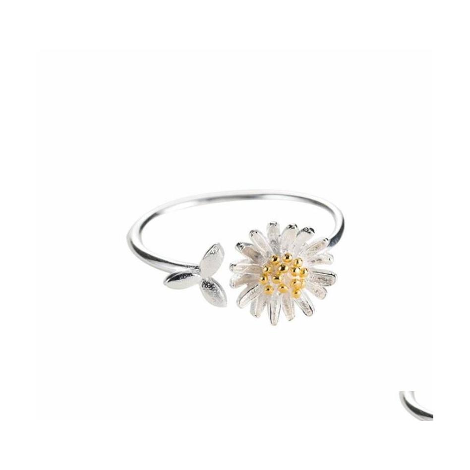 Band Rings Casual Daisy Flower For Women Adjustable Opening Finger Ring Bride Wedding Engagement Statement Jewelry Gift Drop Delivery Otgo6
Band Rings Casual Daisy Flower For Women Adjustable Opening Finger Ring Bride Wedding Engagement Statement Jewelry Gift Drop Delivery Otgo6
