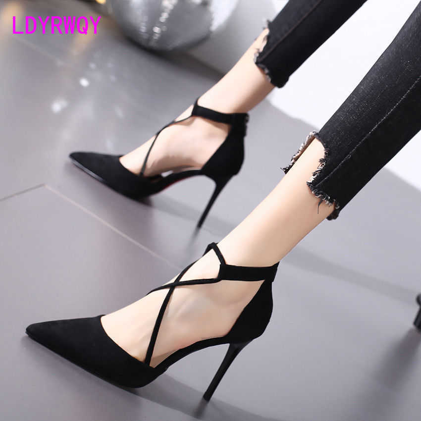 Dress Shoes Apricot single shoes 2021 spring and summer small fresh French girl high heels black suede stiletto sandals pointed toe straps G230203
Dress Shoes Apricot single shoes 2021 spring and summer small fresh French girl high heels black suede stiletto sandals pointed toe straps G230203