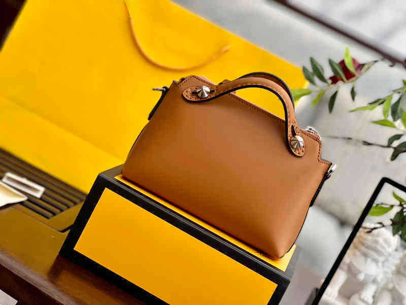 Fbag Evening bag Shoulder Bags Women Brown Handbag Designers Handbag Leather Designer Handbags Tote Crossbody Female Purses Boston Large Capacity
Fbag Evening bag Shoulder Bags Women Brown Handbag Designers Handbag Leather Designer Handbags Tote Crossbody Female Purses Boston Large Capacity