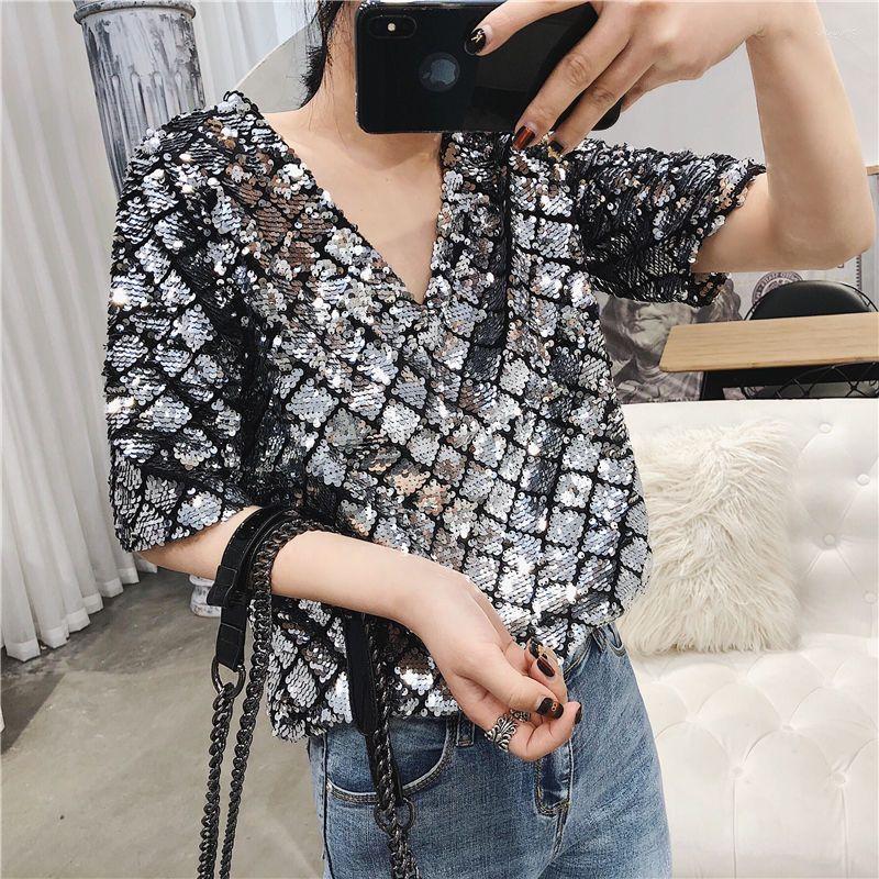 Women' T Shirts 2023 Spring Fashion Silver Sequins Short Sleeve T-shirt For Women Bilingbiling V-neck Loose Pullover Top Blingbling Party
Women' T Shirts 2023 Spring Fashion Silver Sequins Short Sleeve T-shirt For Women Bilingbiling V-neck Loose Pullover Top Blingbling Party
