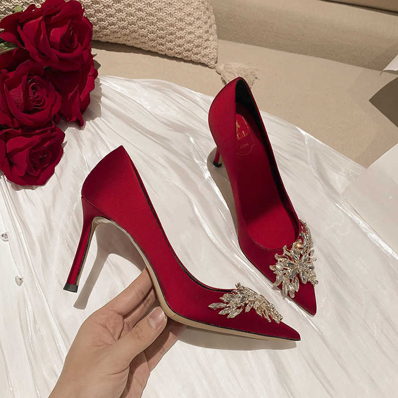 2021 New Crystal Women Pumps Pointed Toe Thin White Stain Shallow Anti-skid Dress Wedding Bride High Heels Shoes Size 34 G230130
