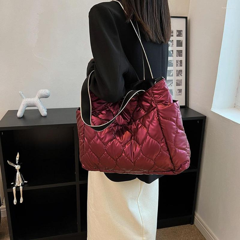 Evening Bags Fashion Tote Messenger Bag Large Capacity Nylon Crossbody Padded Cotton Autumn Winter For Travel, Green
Evening Bags Fashion Tote Messenger Bag Large Capacity Nylon Crossbody Padded Cotton Autumn Winter For Travel, Green