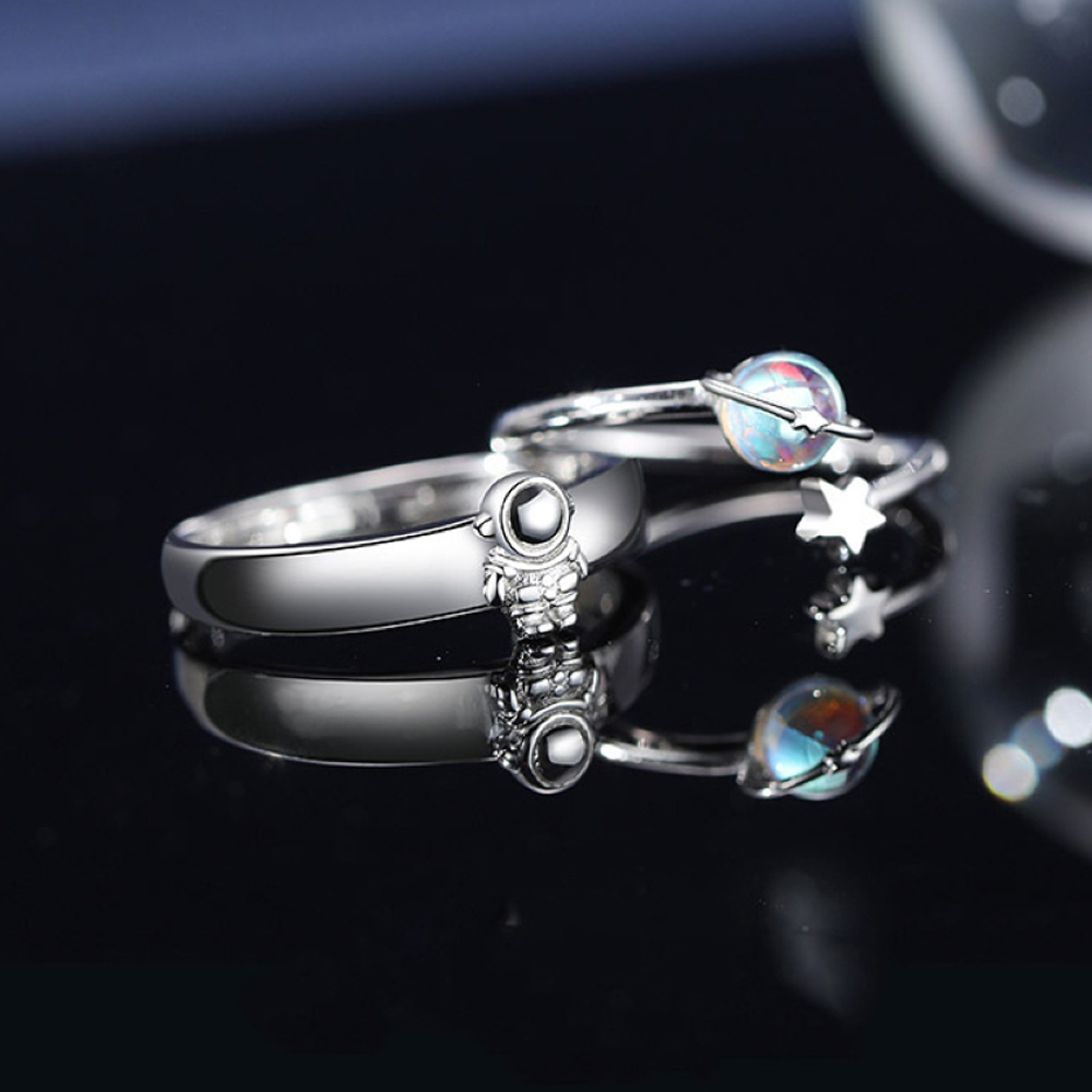 1 Pair Planet Star Astronaut Adjustable Size Couple Ring Copper Plated Platinum Promise Engagement Finger Jewelry Valentine's Day Anniversary Gift Accessory
1 Pair Planet Star Astronaut Adjustable Size Couple Ring Copper Plated Platinum Promise Engagement Finger Jewelry Valentine's Day Anniversary Gift Accessory