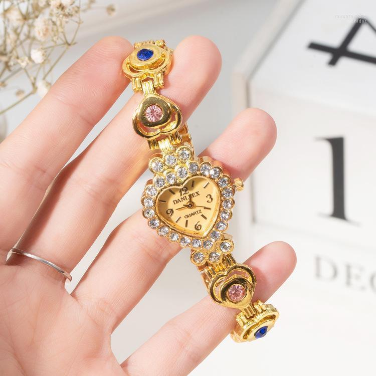 Wristwatches Fashion Trend Women's Watches Diamond Heart European Elegant Color Quartz Wholesale 2259Wristwatches Moun22
Wristwatches Fashion Trend Women's Watches Diamond Heart European Elegant Color Quartz Wholesale 2259Wristwatches Moun22