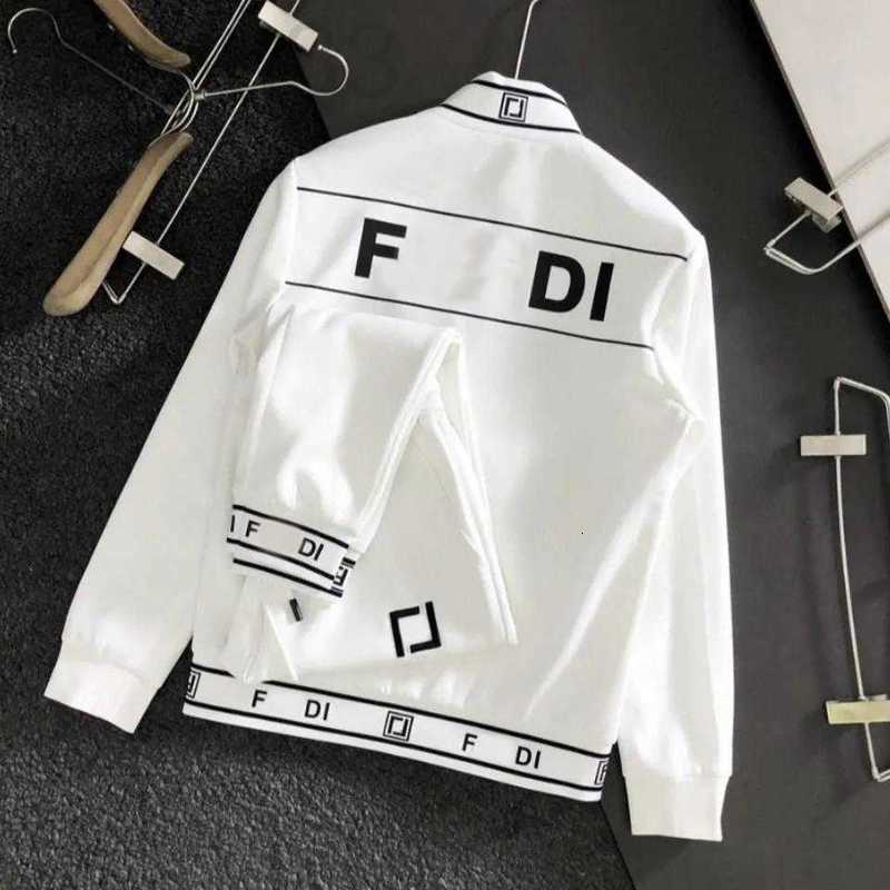 Men's Tracksuits Designer New Mens Fashion Brand Men Suit Spring Autumn Two-Piece Sportswear Casual Style Suits GWVS
