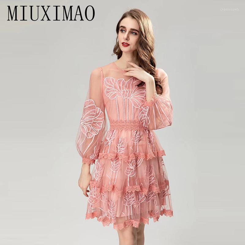 Casual Dresses MIUXIMAO 2023 High Quality Spring Elegant Dress Cake Gauze Embroidered Fashion Mini Women Vestide, Pink
Casual Dresses MIUXIMAO 2023 High Quality Spring Elegant Dress Cake Gauze Embroidered Fashion Mini Women Vestide, Pink