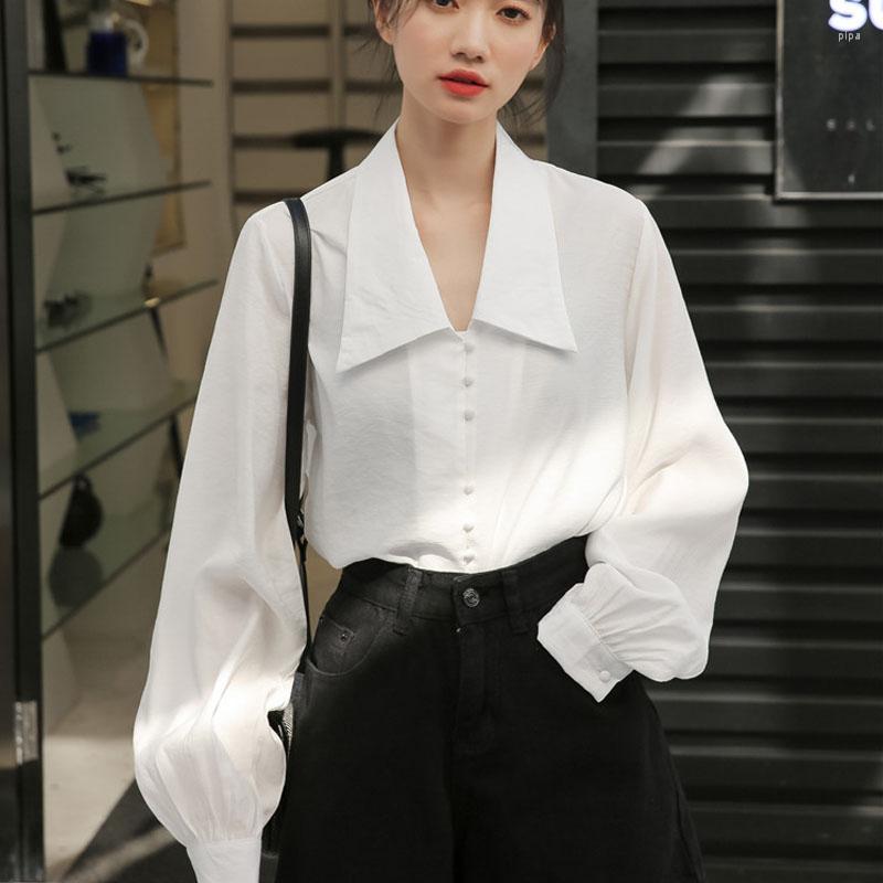 Women' Polos 2023 Early Autumn Retro Hong Kong Flavor Niche Design Big Lapel Single Breasted Lantern Sleeve Long, White
Women' Polos 2023 Early Autumn Retro Hong Kong Flavor Niche Design Big Lapel Single Breasted Lantern Sleeve Long, White