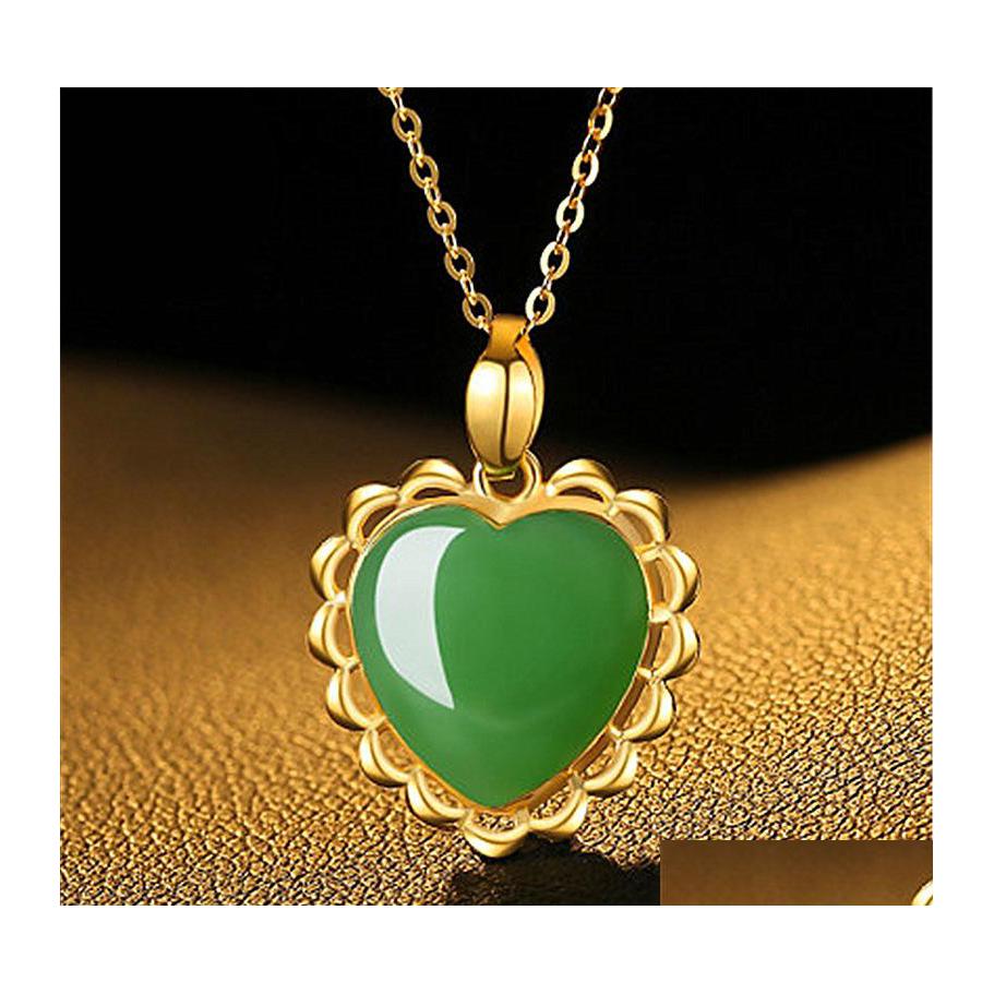 Pendant Necklaces Classic Inlaid Chalcedony Heartshaped Imitation Hetian Jade Jasper Necklace Peach Heart Goldplated Lace Gift Nanas Dh1Ut
Pendant Necklaces Classic Inlaid Chalcedony Heartshaped Imitation Hetian Jade Jasper Necklace Peach Heart Goldplated Lace Gift Nanas Dh1Ut