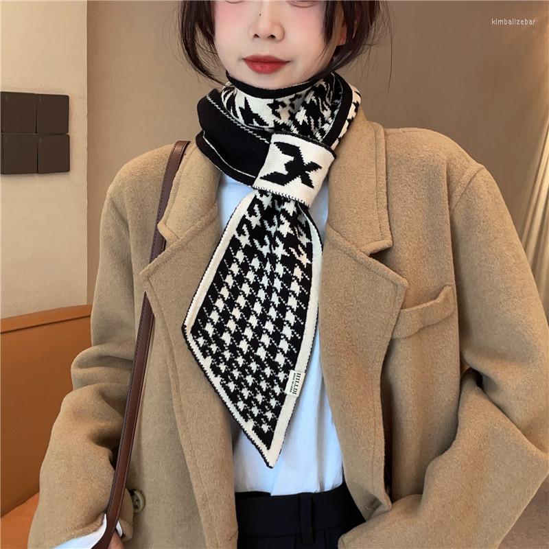 Scarves 2023 Chessboard Checker Cross Small Scarf Women's Plaid Neck Winter Fashion Knitted Warm Woolen Neckerchief
Scarves 2023 Chessboard Checker Cross Small Scarf Women's Plaid Neck Winter Fashion Knitted Warm Woolen Neckerchief