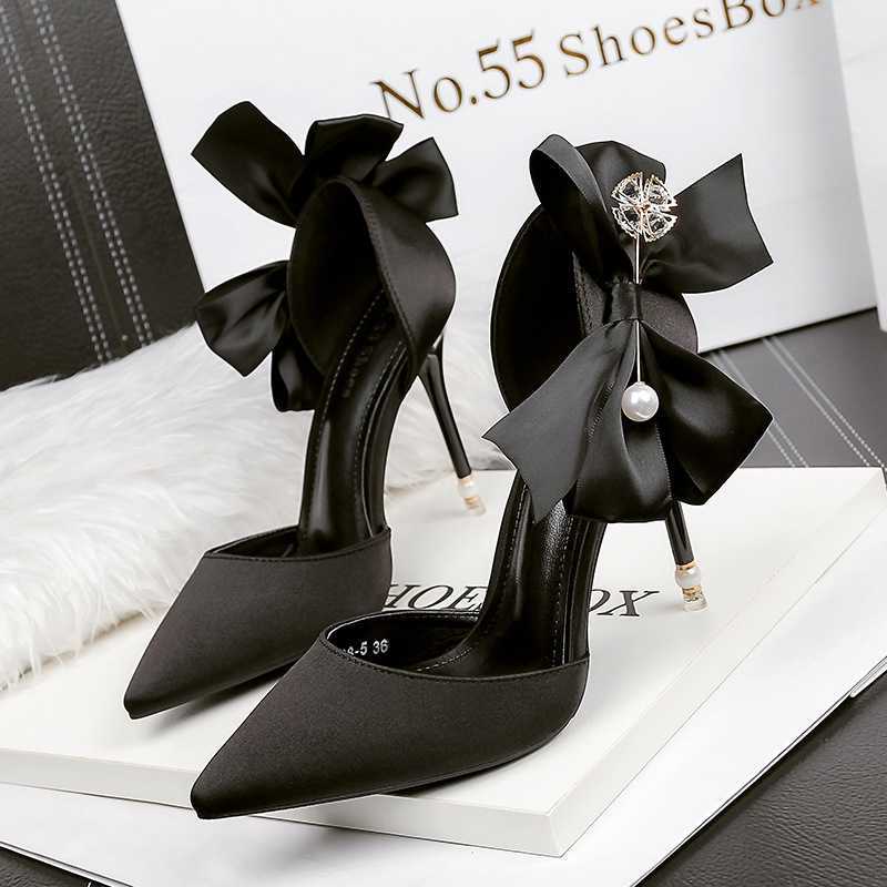 Dress Shoes Women High Heels 2022 New Evening Party Women Elegant Luxury Designer Women's Dress Pumps Shoes with Heel Wedding Bride Stiletto G230203, 7 cm heels red
Dress Shoes Women High Heels 2022 New Evening Party Women Elegant Luxury Designer Women's Dress Pumps Shoes with Heel Wedding Bride Stiletto G230203, 7 cm heels red
