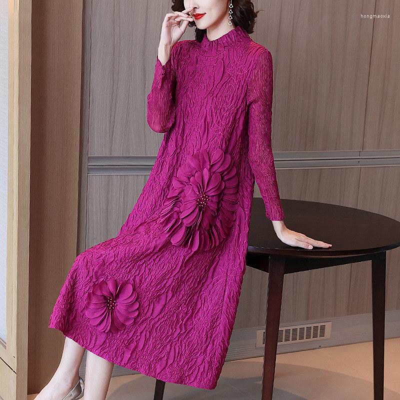 Casual Dresses Fashion Embroidered Red Dress Fall Winter Temperament Slim Mothers Wear Long Sleeve Women's Clothing LR2266
Casual Dresses Fashion Embroidered Red Dress Fall Winter Temperament Slim Mothers Wear Long Sleeve Women's Clothing LR2266