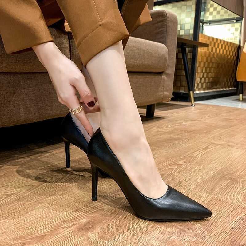 Dress Shoes Soft leather high heels spring 2022 New Kitten heels women with thin heels work shoes professional single shoes women G230203, Skin
Dress Shoes Soft leather high heels spring 2022 New Kitten heels women with thin heels work shoes professional single shoes women G230203, Skin