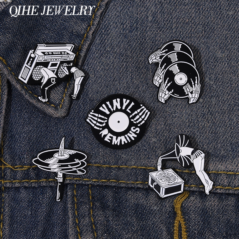 Black Brooches Records Enamel Lapel Pins Classic Music Punk CD Badges Sweather Hat Fashion Pins Gifts Friends Wholesale
Black Brooches Records Enamel Lapel Pins Classic Music Punk CD Badges Sweather Hat Fashion Pins Gifts Friends Wholesale