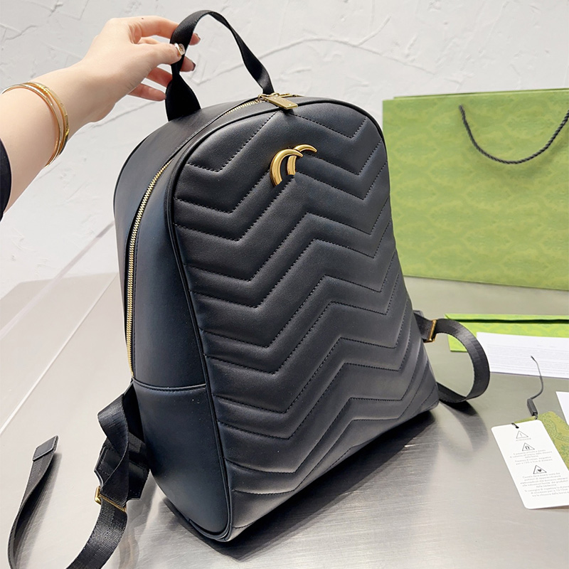 Designers backpacks luxurys backpack handbag letter design large capacity Turned seam texture hiking bag versatile gift backpack Material Leather styles good, Black+dust bag
Designers backpacks luxurys backpack handbag letter design large capacity Turned seam texture hiking bag versatile gift backpack Material Leather styles good, Black+dust bag