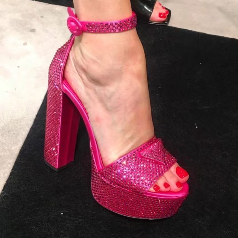 621s Sandals rhinestone sandals Luxury Designers womens platform heels dress shoes Classic triangle buckle Embellished Ankle strap 13CM high Heele
621s Sandals rhinestone sandals Luxury Designers womens platform heels dress shoes Classic triangle buckle Embellished Ankle strap 13CM high Heele