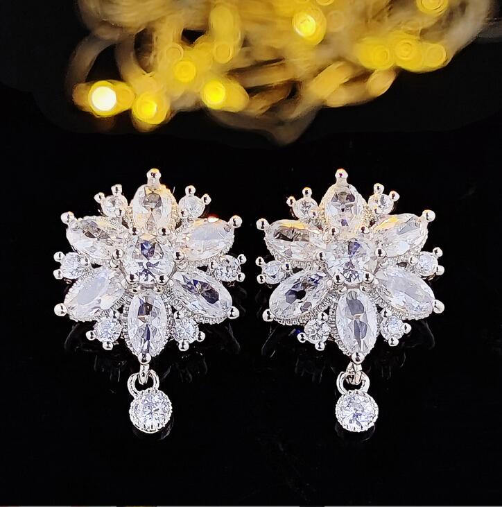 2023 Hot Sparkling Dangle Earrings Luxury Jewelry 925 Sterling Silver Marquise Cut White Topaz CZ Diamond Gemstones Party Women Wedding Flower Drop Earring Gift
2023 Hot Sparkling Dangle Earrings Luxury Jewelry 925 Sterling Silver Marquise Cut White Topaz CZ Diamond Gemstones Party Women Wedding Flower Drop Earring Gift