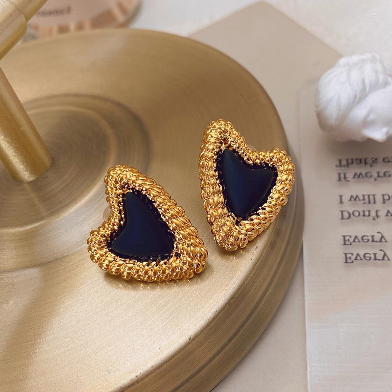 Stud Earrings Retro Affordable Luxury Special-Shaped Black Love Heart Women's Middle-Ancient
Stud Earrings Retro Affordable Luxury Special-Shaped Black Love Heart Women's Middle-Ancient