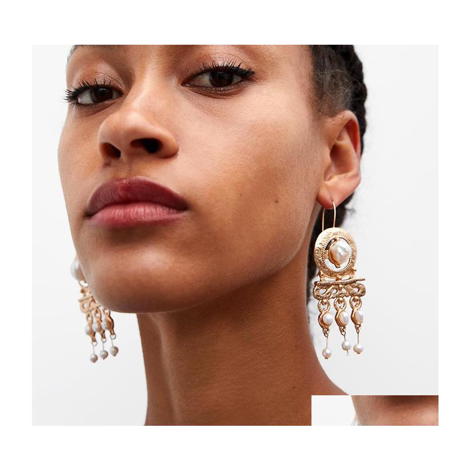 Dangle Chandelier Europe Fashion Jewelry Retro Exaggerated Pearl Beads Dardrop Earrings Drop Delivery Dhslt
Dangle Chandelier Europe Fashion Jewelry Retro Exaggerated Pearl Beads Dardrop Earrings Drop Delivery Dhslt