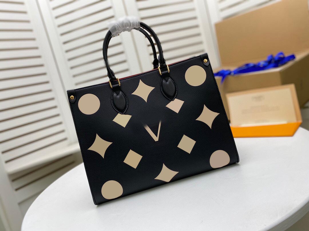 Fashion Designers Women Totes luxurys lady classic flower letter Handbags highs quality Genuine leather shoulder bags Original Chains crossbody Bag purses 45V494, Embossed flowers
Fashion Designers Women Totes luxurys lady classic flower letter Handbags highs quality Genuine leather shoulder bags Original Chains crossbody Bag purses 45V494, Embossed flowers