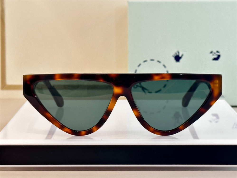 Fashion luxury sunglasses men's and women's summer vintage oval casual trend catwalk anti-UV band case
Fashion luxury sunglasses men's and women's summer vintage oval casual trend catwalk anti-UV band case