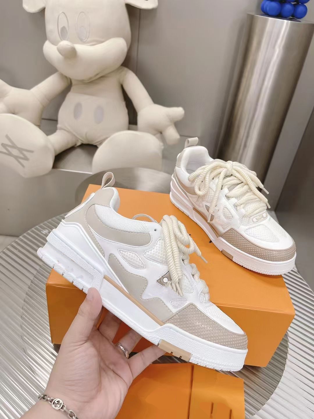 New Mens Sneakers Bread Shoes Fashion Trend Oblique Side Classic Floral Designer Casual Versatile Mens Outdoor Driving Airport Walking mkjkmkjk0000002
New Mens Sneakers Bread Shoes Fashion Trend Oblique Side Classic Floral Designer Casual Versatile Mens Outdoor Driving Airport Walking mkjkmkjk0000002