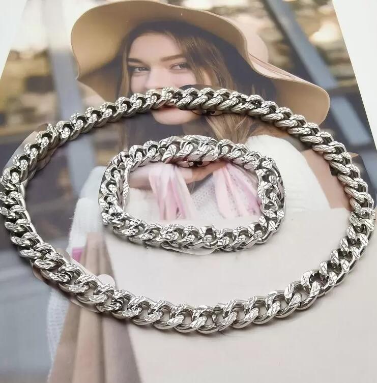 Designer Unisex Thick Chain Bracelet Fashion Double Letter Cuban Men Women Hip-hop Bracelets Stainless Steel Cuff Bangle Couple Charm Bracelet
Designer Unisex Thick Chain Bracelet Fashion Double Letter Cuban Men Women Hip-hop Bracelets Stainless Steel Cuff Bangle Couple Charm Bracelet