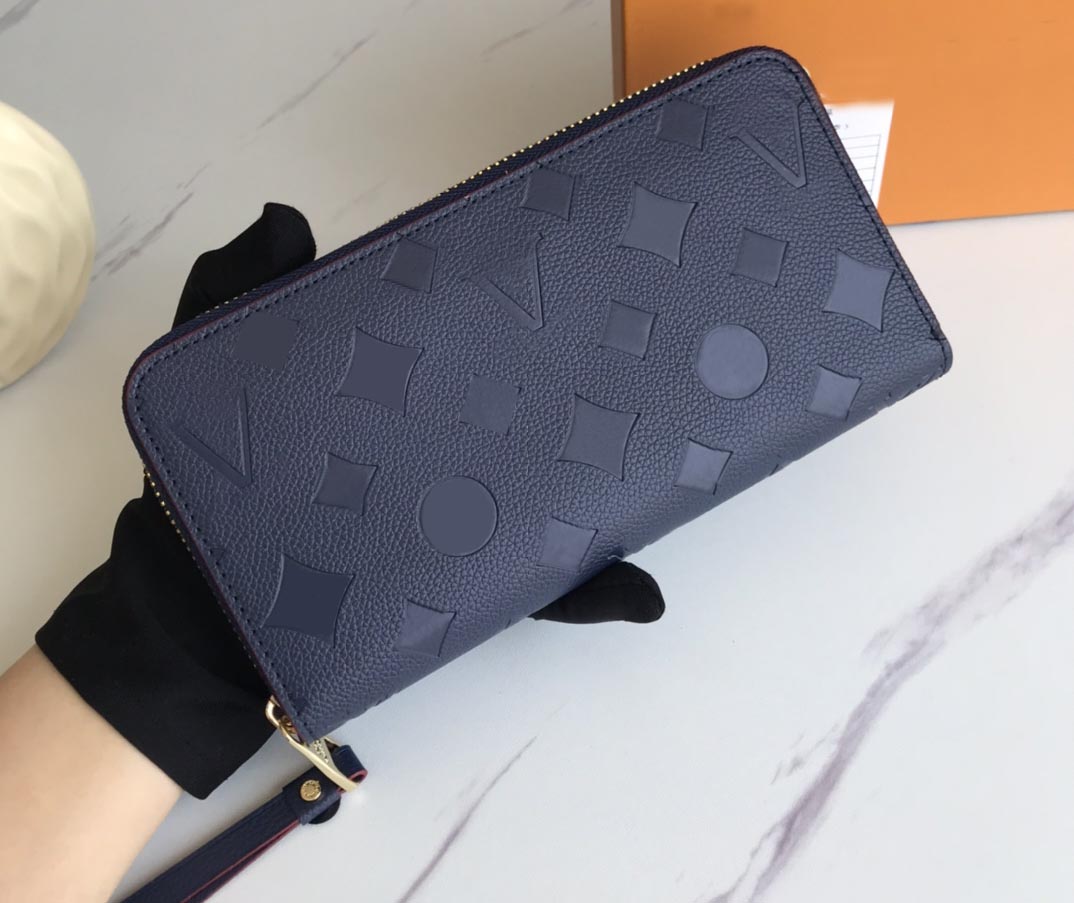 2023 Fashion designer Wallets luxury mens womens leather bags Highs Quality Classic flower letter zipper coin Purse Original Box Checked card holders 600v17, Embossed flowers (dark blue
2023 Fashion designer Wallets luxury mens womens leather bags Highs Quality Classic flower letter zipper coin Purse Original Box Checked card holders 600v17, Embossed flowers (dark blue
