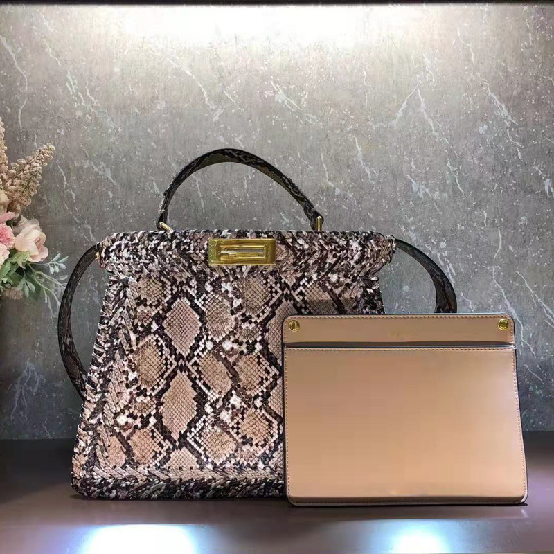 Knitting Medium Totes Bag Alligator Pattern Handbags Handmade Leather Weaving Removable Interior Pocket Shoulder Bags Square Rotary Lock 2 In 1 Tote
Knitting Medium Totes Bag Alligator Pattern Handbags Handmade Leather Weaving Removable Interior Pocket Shoulder Bags Square Rotary Lock 2 In 1 Tote