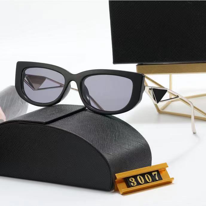 designer fashionable sunscreen sunglasses for men and women UV400 square polarization women
designer fashionable sunscreen sunglasses for men and women UV400 square polarization women